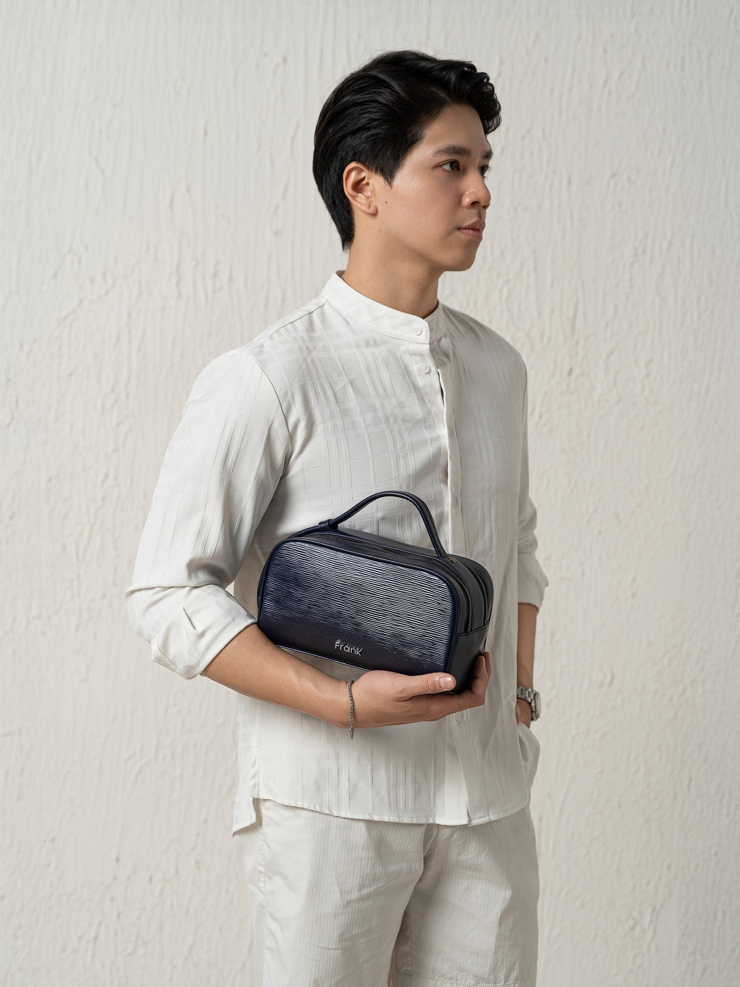 BENNETT TRAVEL POUCH