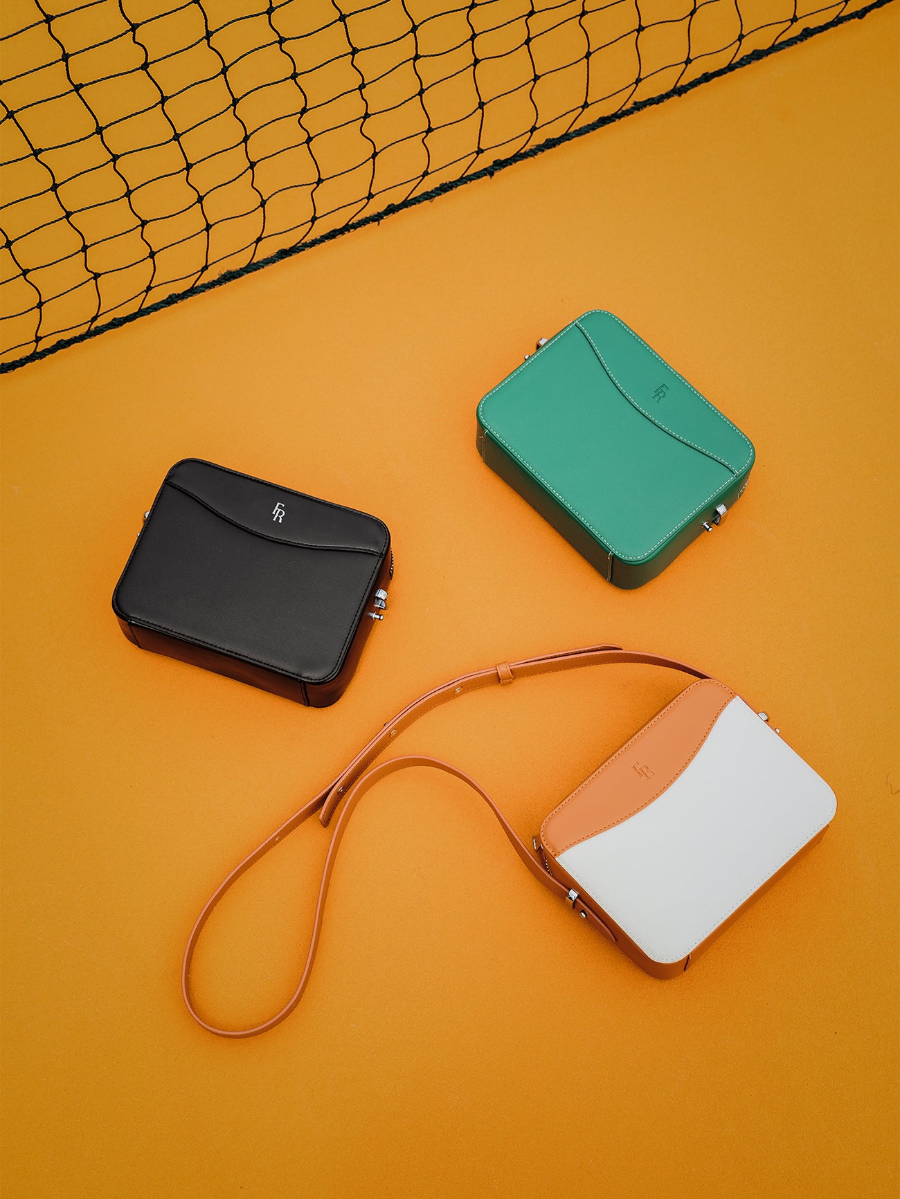 COURTSIDE PHONE BAG