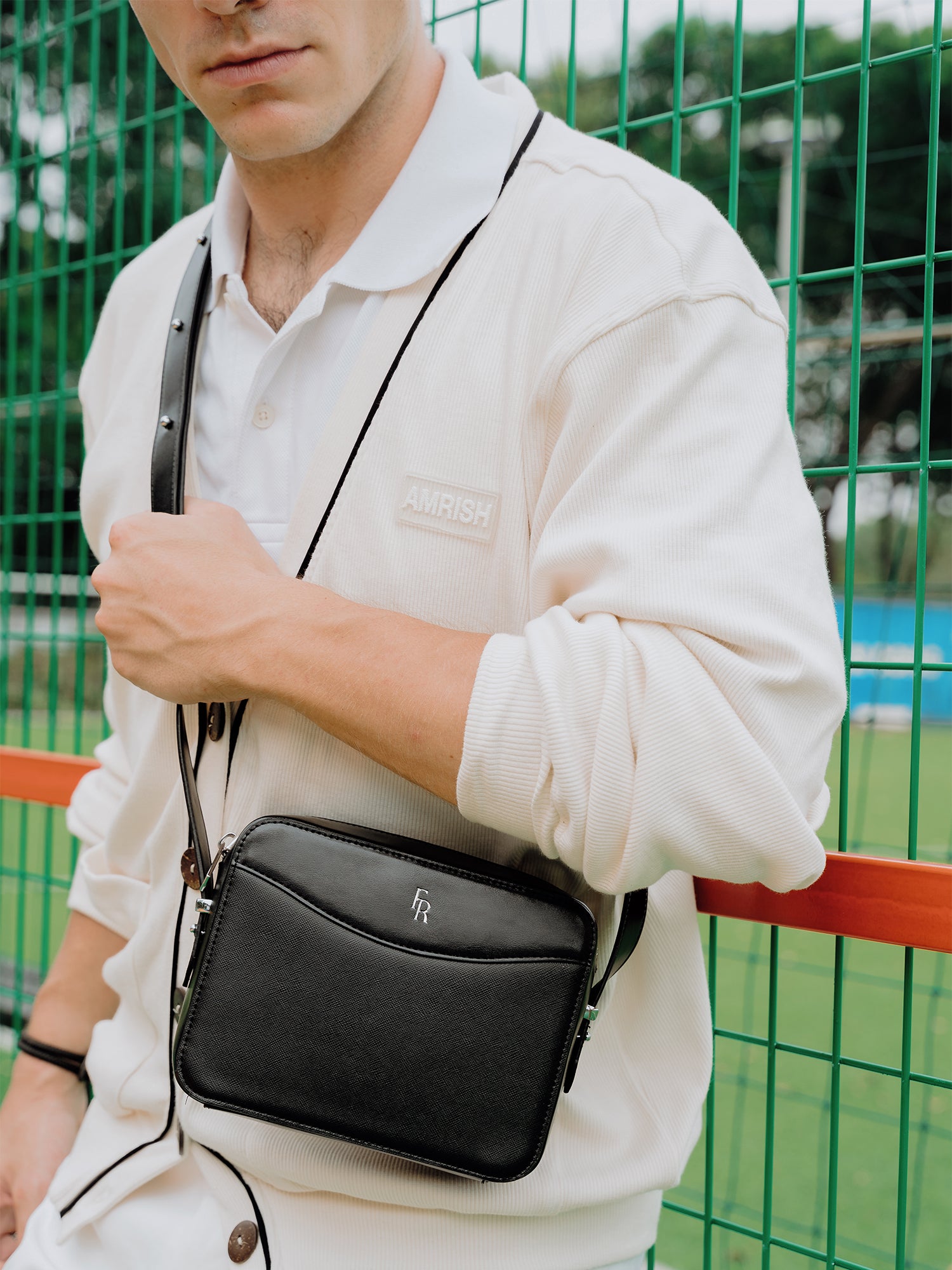 COURTSIDE PHONE BAG