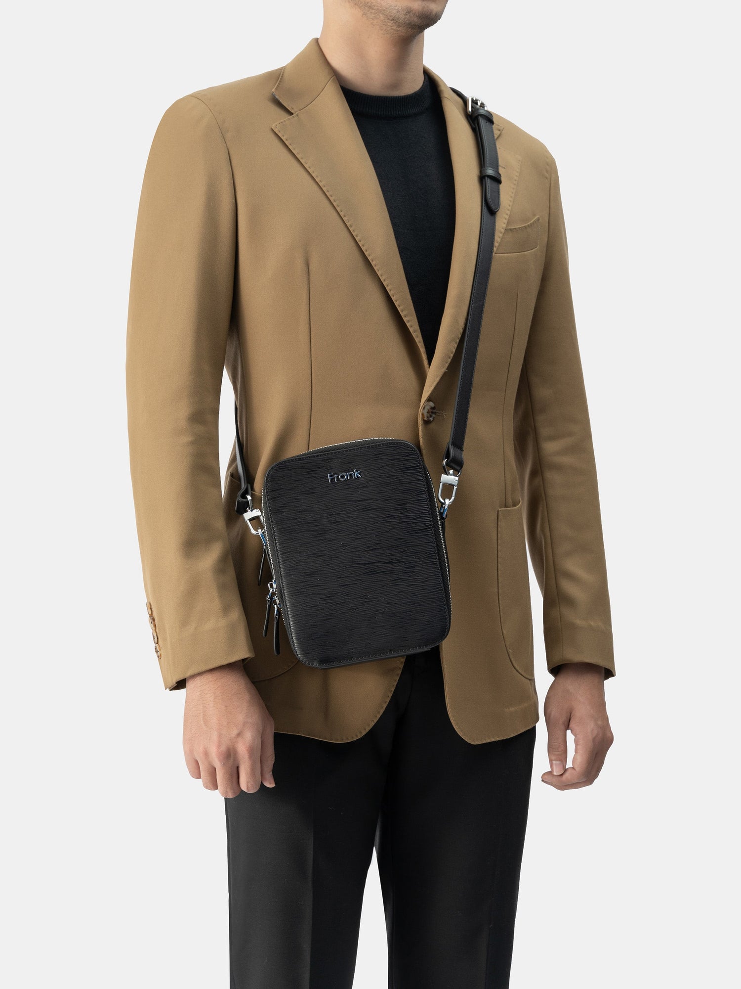 ANTONIE MESSENGER BAG