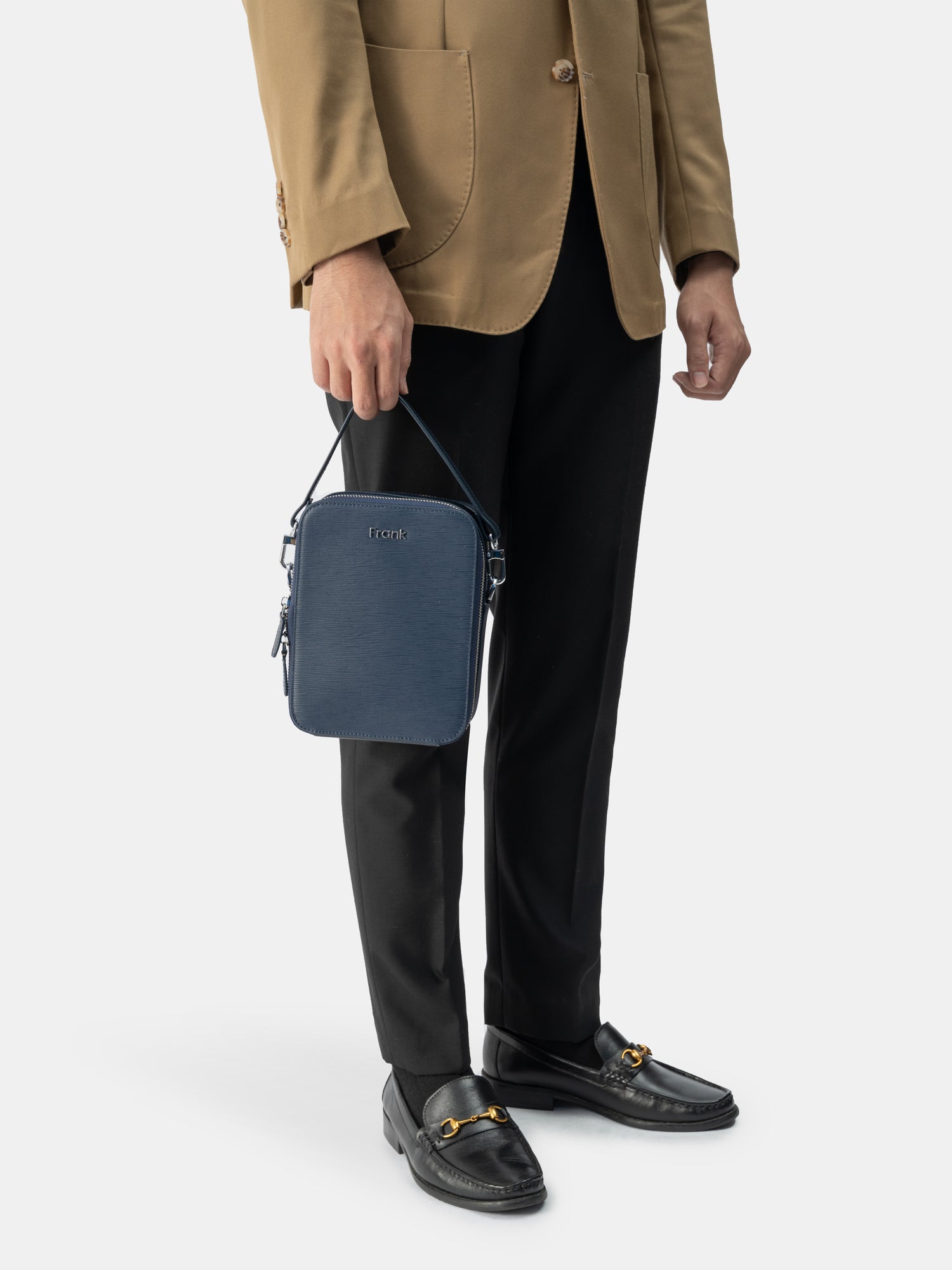 ANTONIE MESSENGER BAG