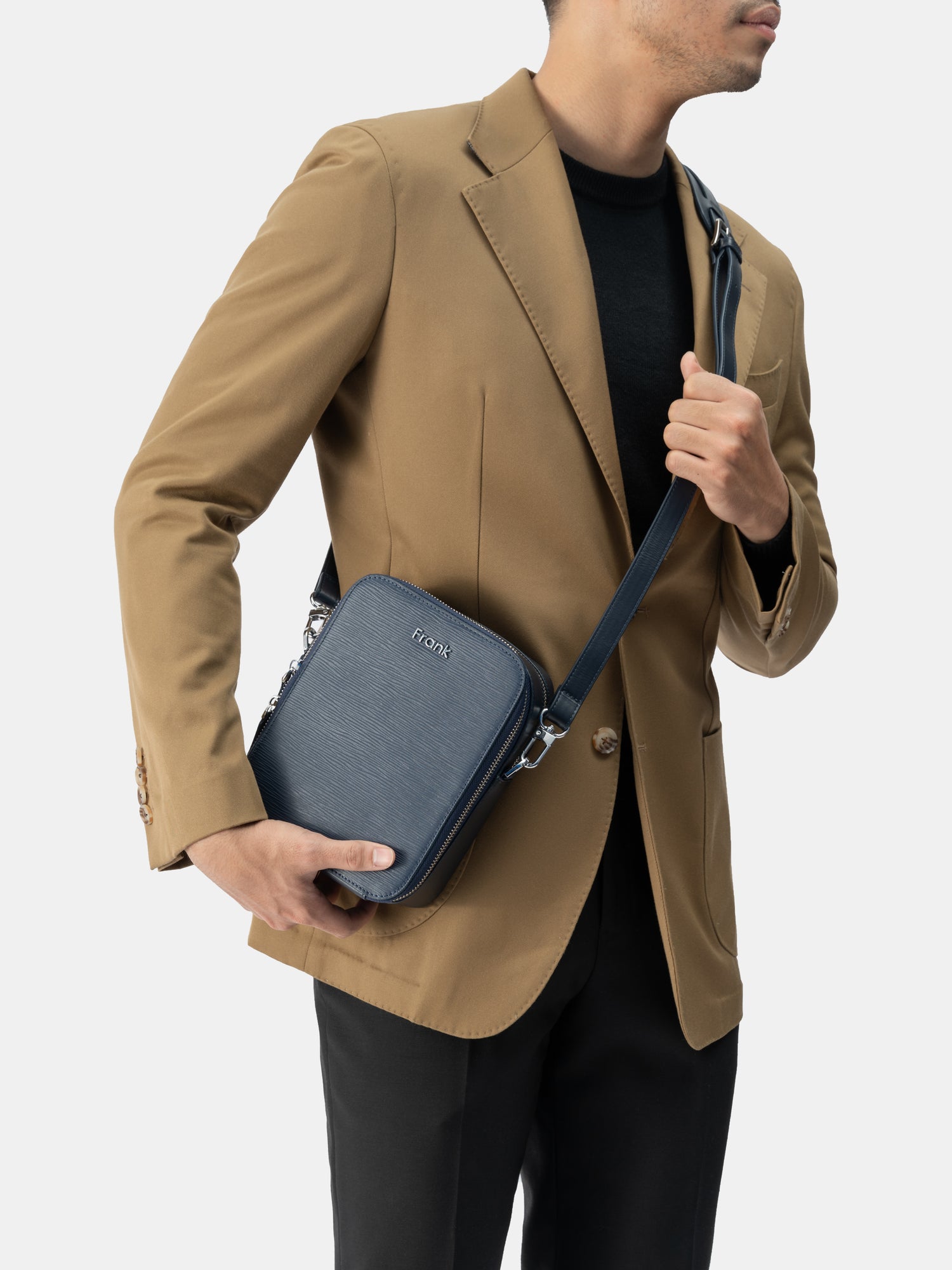 ANTONIE MESSENGER BAG