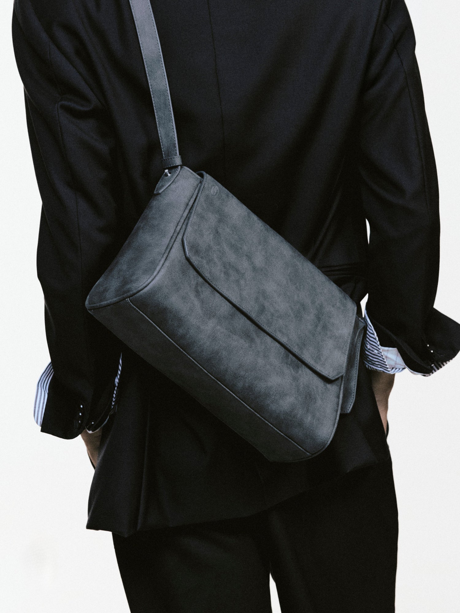 CADRE CROSSBODY